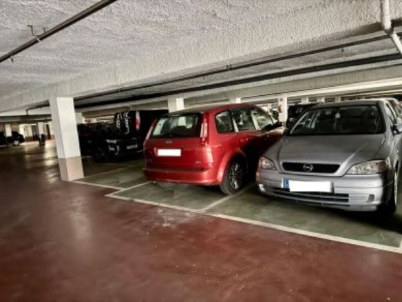 Imagen 4 de Parking coche en Venta en Vitoria Álava