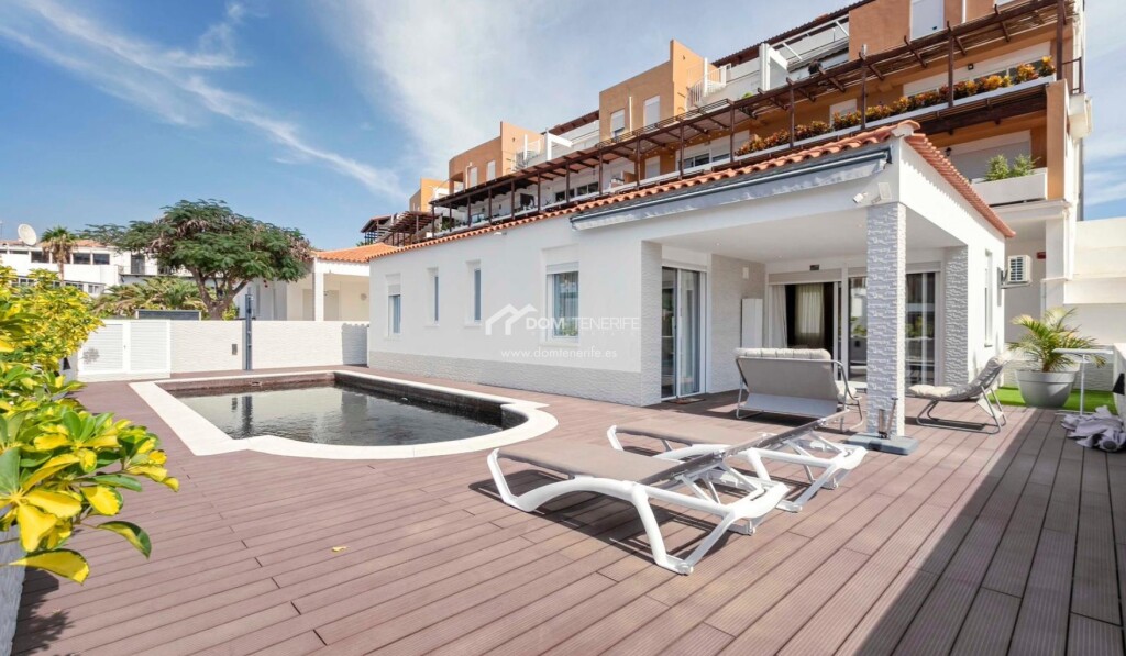 Imagen 1 de Casa-Chalet en Venta en San Miguel De Abona Santa Cruz de Tenerife