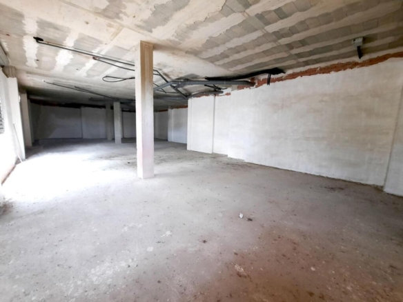 Imagen 2 de Gran local esquinero con múltiples posibilidades.