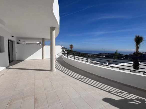 JARDINES y VISTAS AL MAR