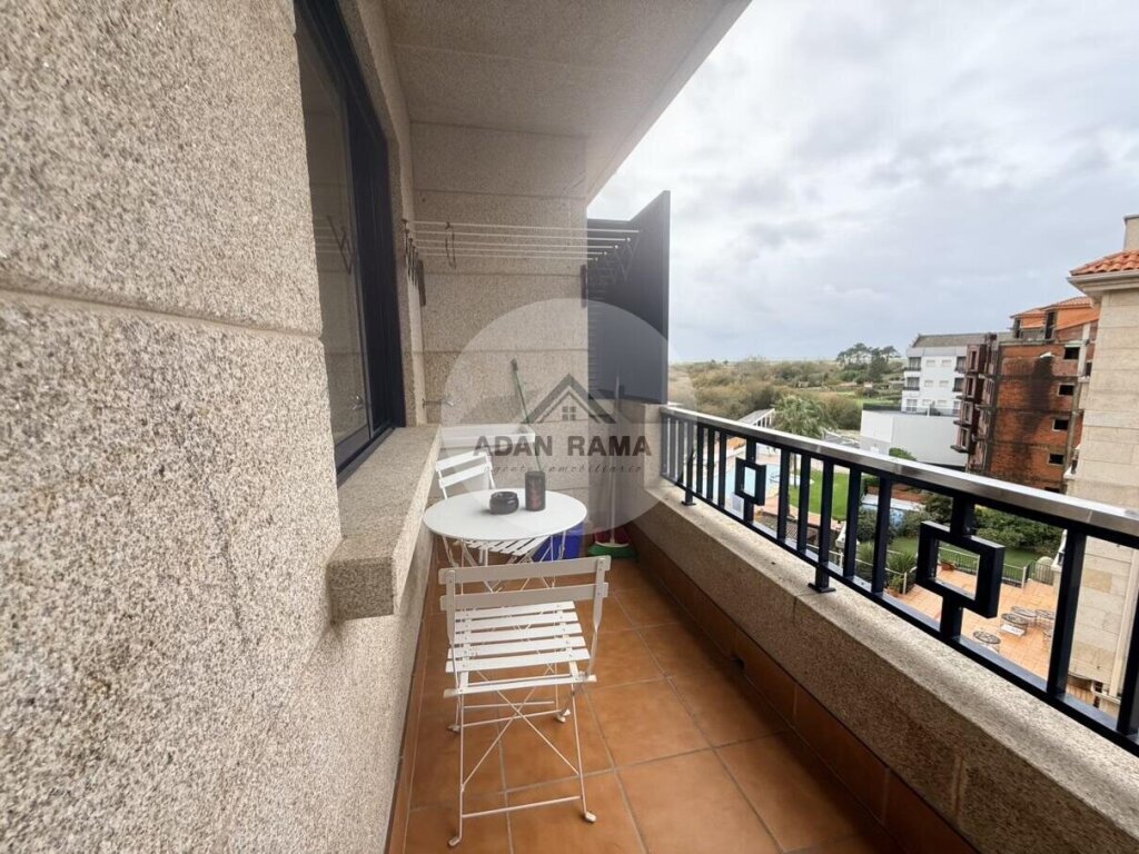 Imagen 1 de Venta de piso en Sanxenxo