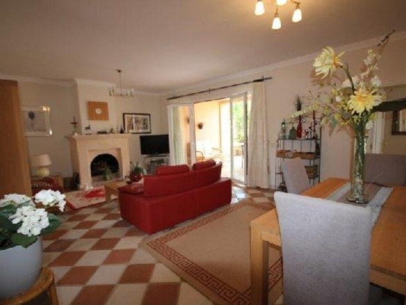 Imagen 3 de ESTUPENDO PISO EN  PRIMERA LÍNEA DE MAR EN CASARES COSTA