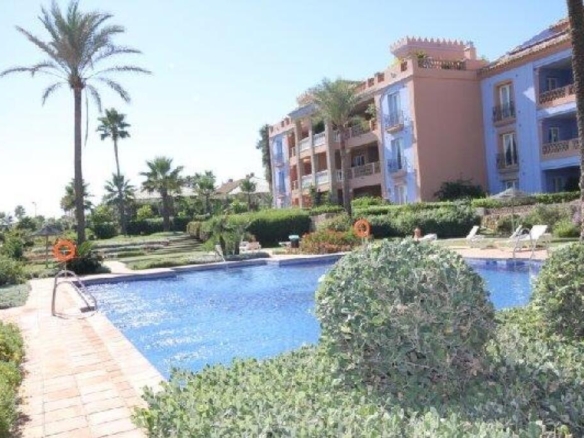 Imagen 1 de ESTUPENDO PISO EN  PRIMERA LÍNEA DE MAR EN CASARES COSTA