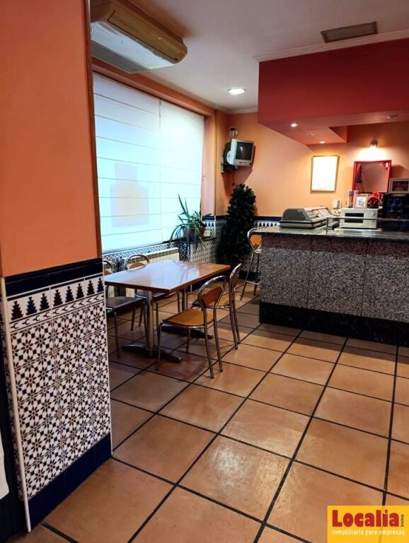 Imagen 1 de Bar para rediseño con salida de humos