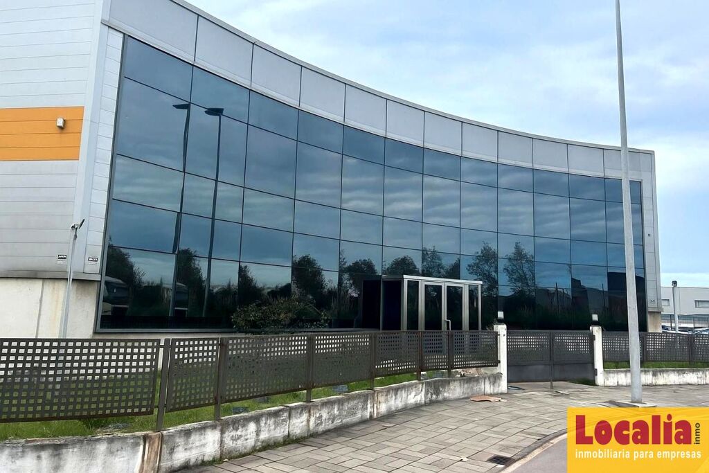 Imagen 1 de Impresionante Nave Industrial en Nueva Montaña