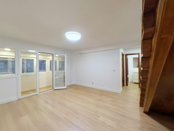 Imagen 2 de Dúplex en Venta en Madrid Madrid MORATALAZ