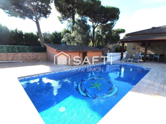 Imagen 2 de Encantadora casa con piscina en La Goba cerca del pueblo de Vidreres.