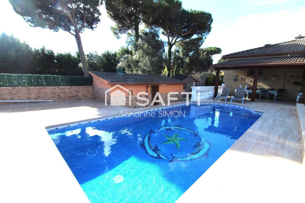 Imagen 2 de Encantadora casa con piscina en La Goba cerca del pueblo de Vidreres.