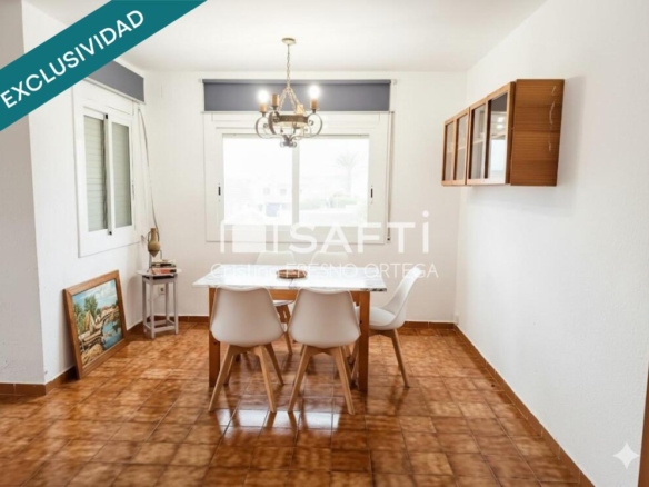 comercios y restaurantes en la Costa Dorada.