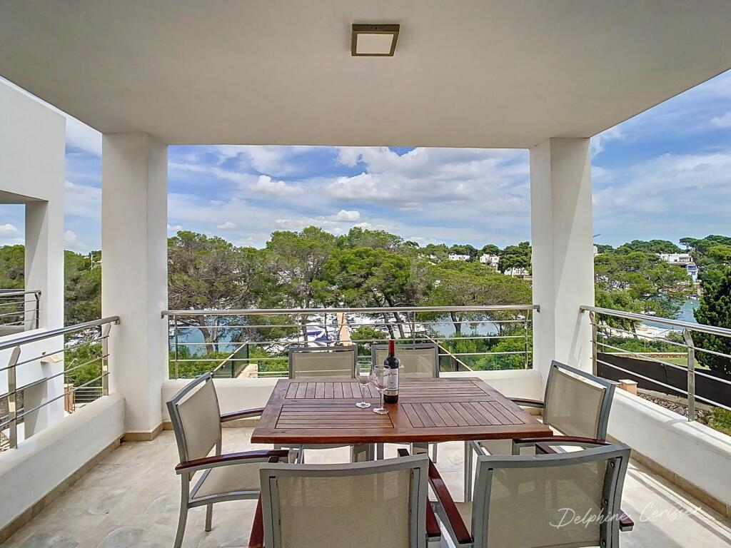 Imagen 3 de Casa con vistas al puerto de Cala d'Or en primera línea y licencia turística