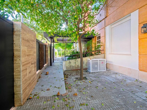 Imagen 2 de Exclusiva vivienda en la zona de Felipe II – Cardenal Bueno Monreal