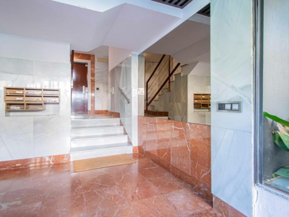 Imagen 3 de Exclusiva vivienda en la zona de Felipe II – Cardenal Bueno Monreal