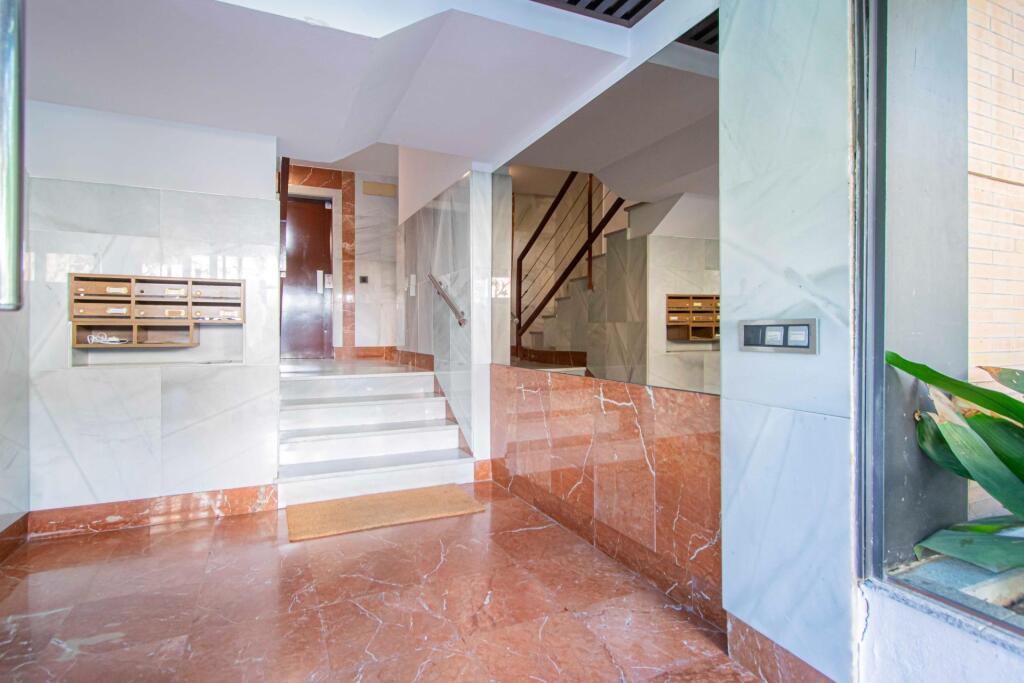 Imagen 3 de Exclusiva vivienda en la zona de Felipe II – Cardenal Bueno Monreal Imagen 3 de Exclusiva vivienda en la zona de Felipe II – Cardenal Bueno Monreal