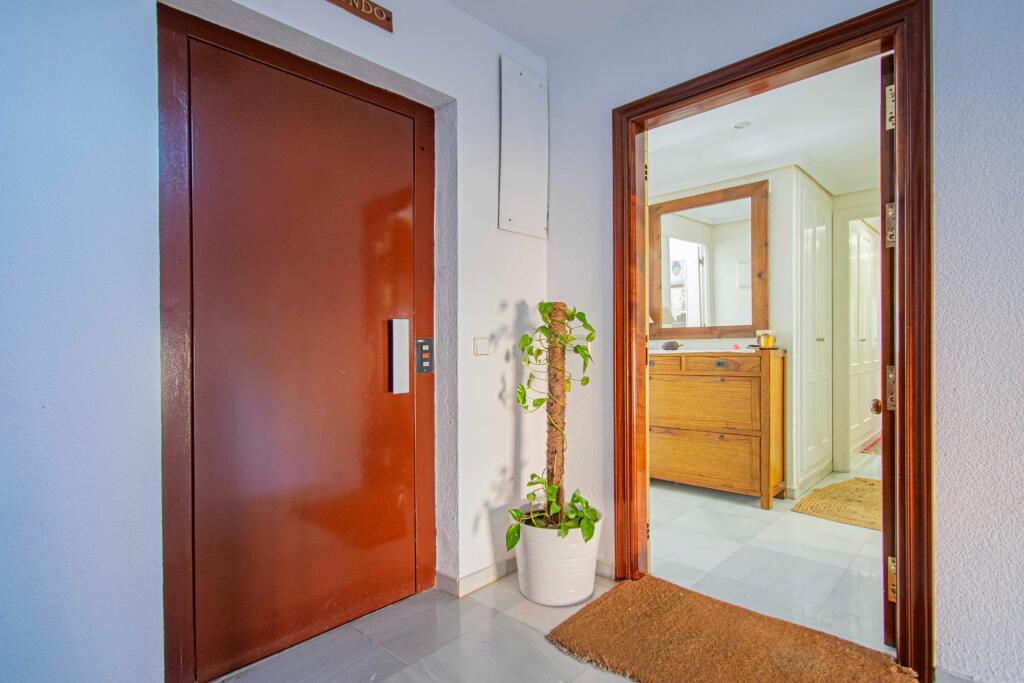 Imagen 4 de Exclusiva vivienda en la zona de Felipe II – Cardenal Bueno Monreal Imagen 4 de Exclusiva vivienda en la zona de Felipe II – Cardenal Bueno Monreal