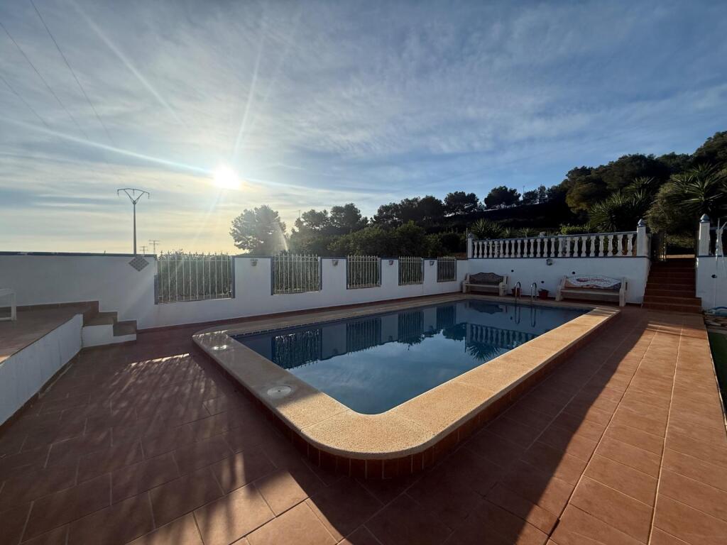 Imagen 1 de Casa rústica con piscina y 3.221 m² de terreno en Campoverde