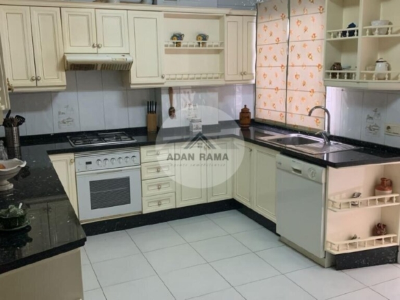 de 120m2 con 4 dormitorios y 2 baños