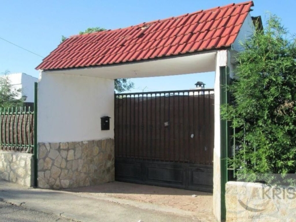 Imagen 3 de CHALET INDEPENDIENTE EN VENTA EN YUNCLER