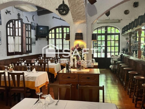 Imagen 2 de Pineda: Restaurante 50 Años + Parcela Edificable