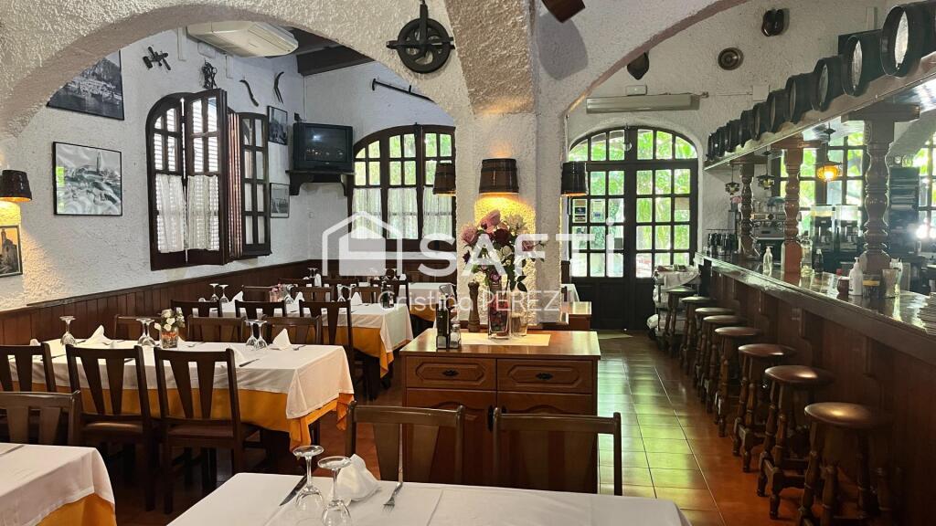 Imagen 2 de Pineda: Restaurante 50 Años + Parcela Edificable