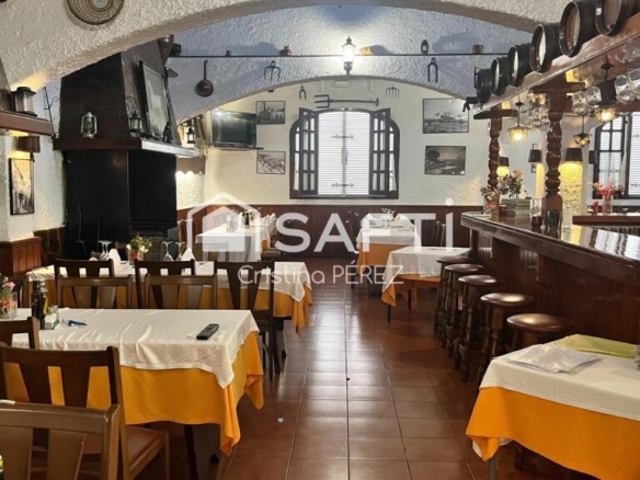 Imagen 1 de Pineda: Restaurante 50 Años + Parcela Edificable