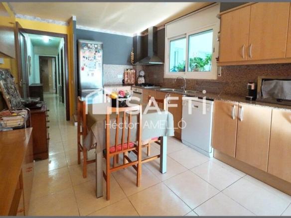 Imagen 3 de Hogar Familiar: centro Llançà. Oportunidad Única