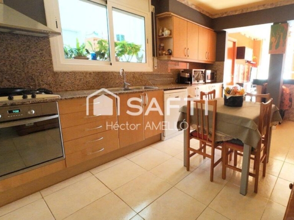Imagen 1 de Hogar Familiar: centro Llançà. Oportunidad Única