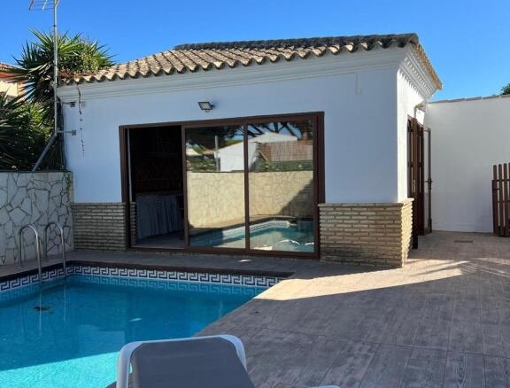 Imagen 3 de PRECIOSO CHALET EN LA PLAYA DE LA BARROSA