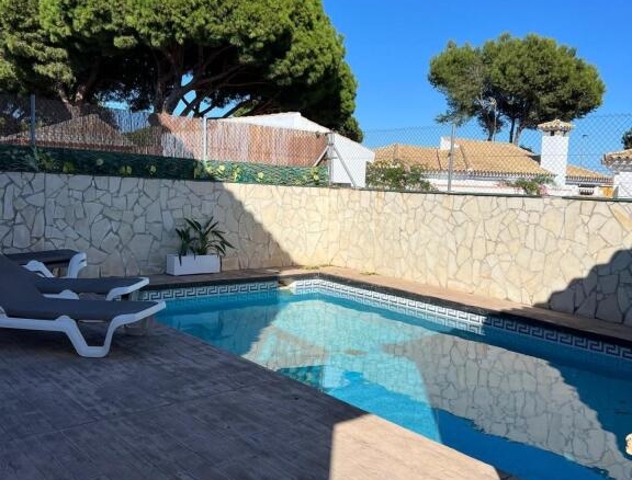 Imagen 4 de PRECIOSO CHALET EN LA PLAYA DE LA BARROSA