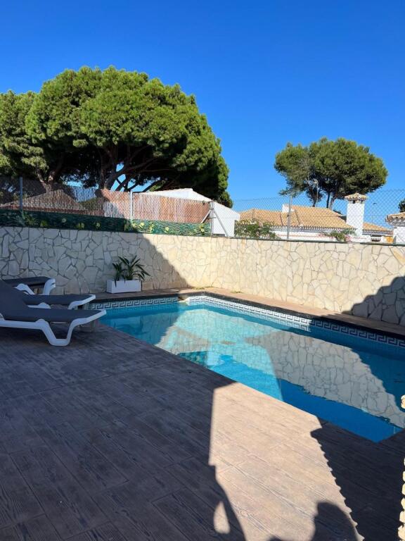 Imagen 4 de PRECIOSO CHALET EN LA PLAYA DE LA BARROSA