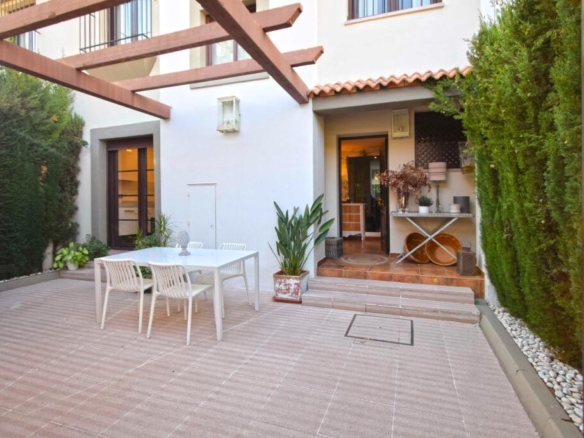 COMPLETAMENTE REFORMADA