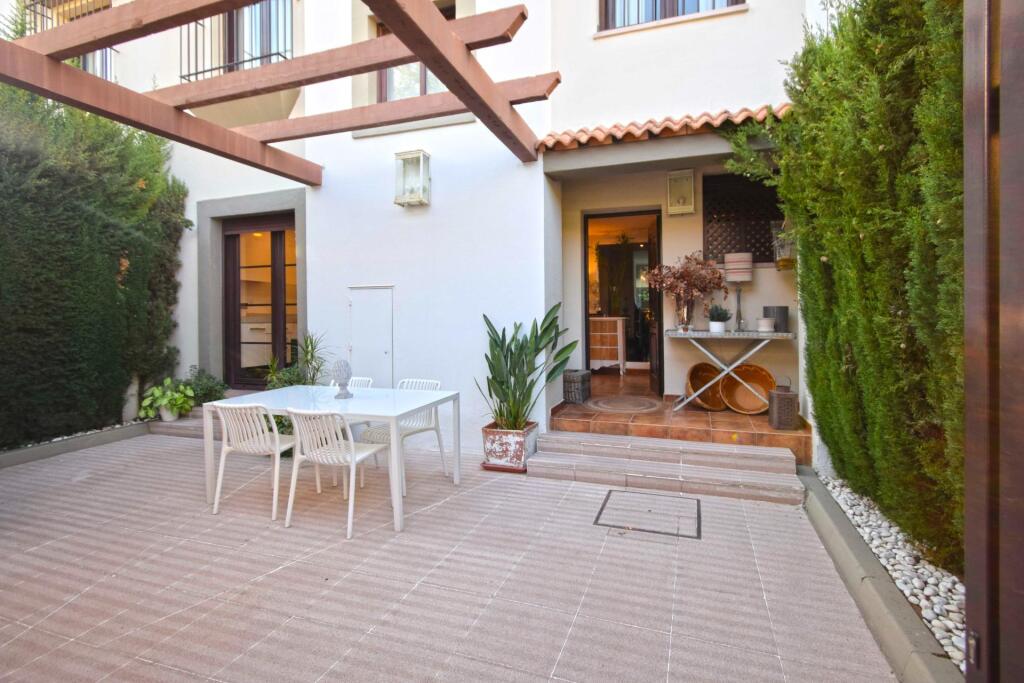 COMPLETAMENTE REFORMADA