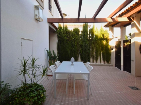 COMPLETAMENTE REFORMADA