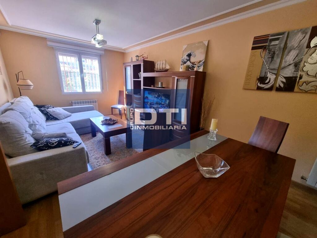 Imagen 2 de Chalet adosado en La Gineta con patio