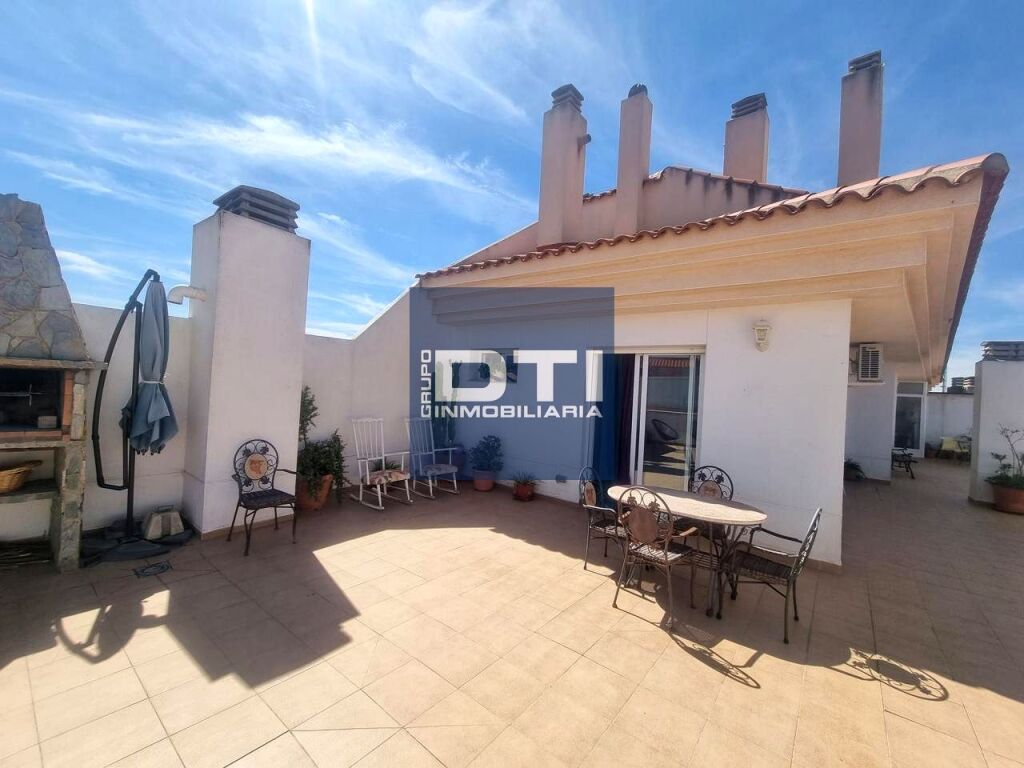 Ático con gran terraza y magníficas vistas. Albacete