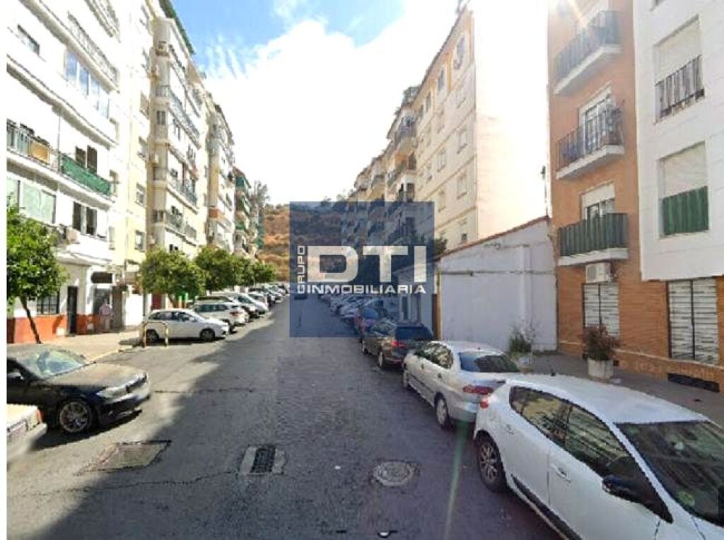 Imagen 1 de Piso en venta en c. santa rafaela maria...