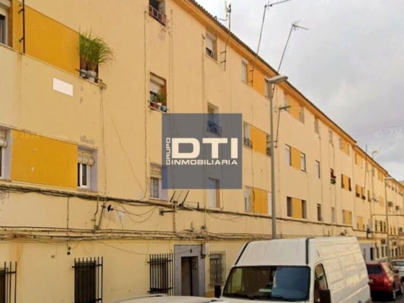 Imagen 1 de Piso en venta en c. Rio Ebro