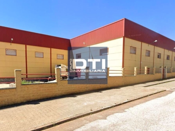 Imagen 1 de Nave en venta en c. aracena esquina c. arroyomolinos de león