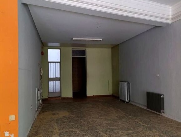 Imagen 2 de Amplio local para convertir en vivienda