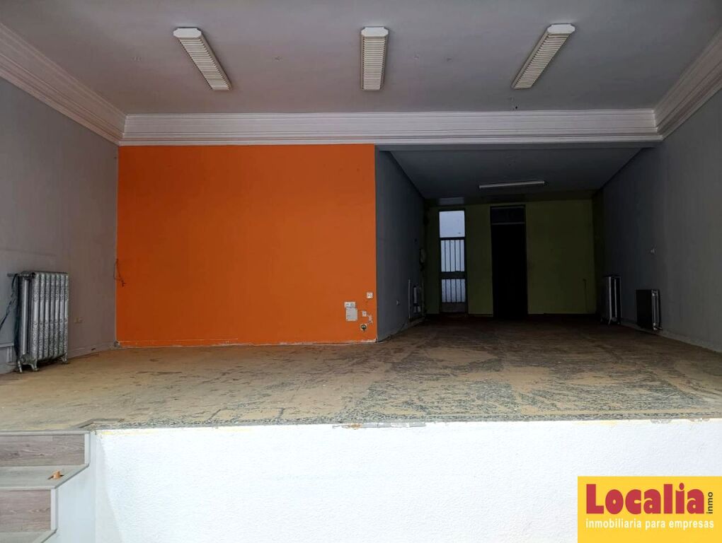 Imagen 1 de Amplio local para convertir en vivienda