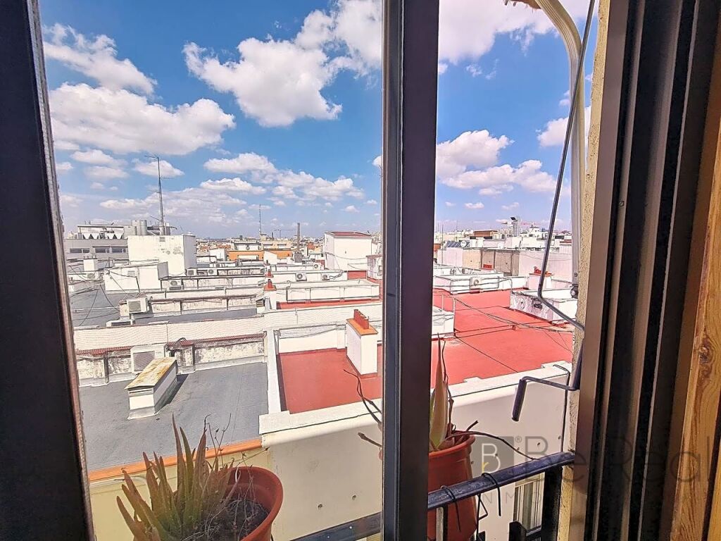 Imagen 2 de EN ALQUILER EXTRAORDINARIO PISO EXTERIOR EN EL DISTRITO DE SALAMANCA (MADRID).