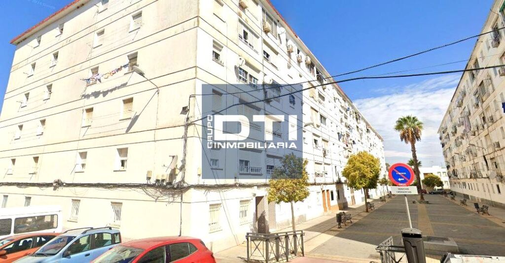 en la calle C/ ANTONIO RENGEL. DTIINMOBILIARIA.org