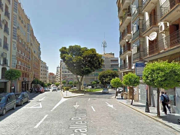 Imagen 1 de RFA.1731 LOCAL EN ALQUILER CALLE PUERTO