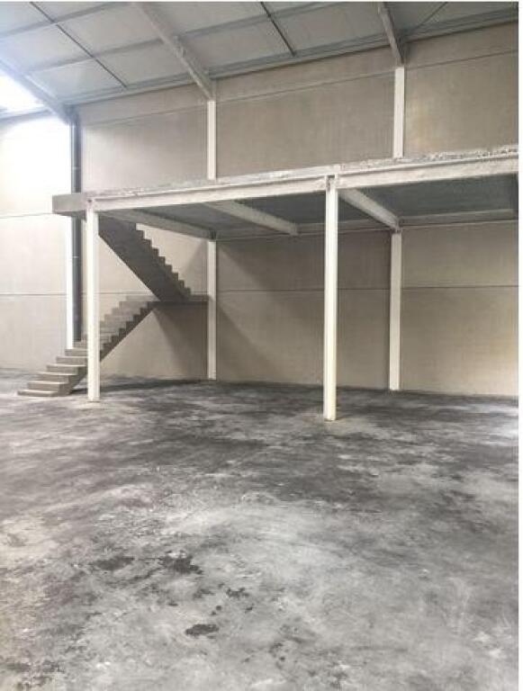 Imagen 2 de Magnifica Nave en el poligono LA PAZ Imagen 2 de Magnifica Nave en el poligono LA PAZ