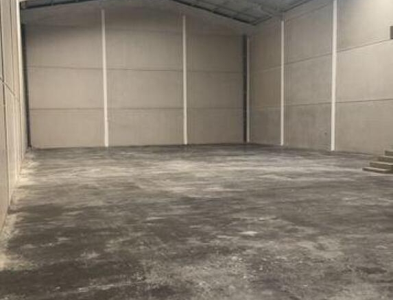 Imagen 3 de Magnifica Nave en el poligono LA PAZ