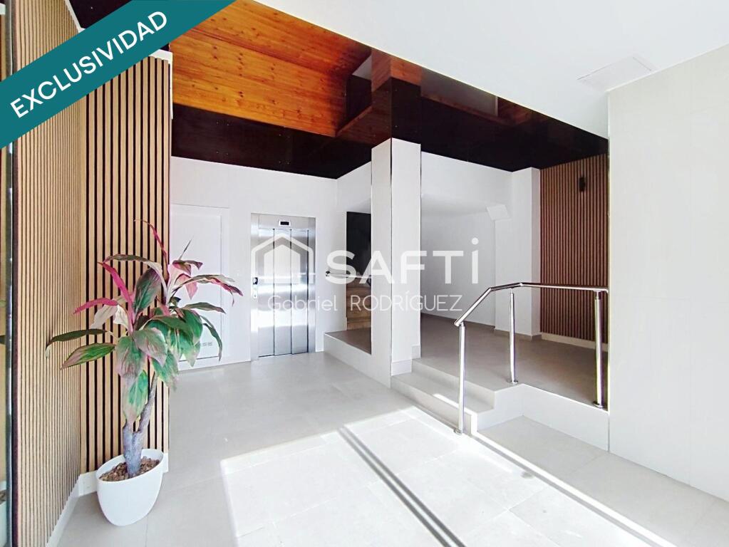 Imagen 2 de Amplio piso con balcón y grandes vistas en pleno centro Imagen 2 de Amplio piso con balcón y grandes vistas en pleno centro