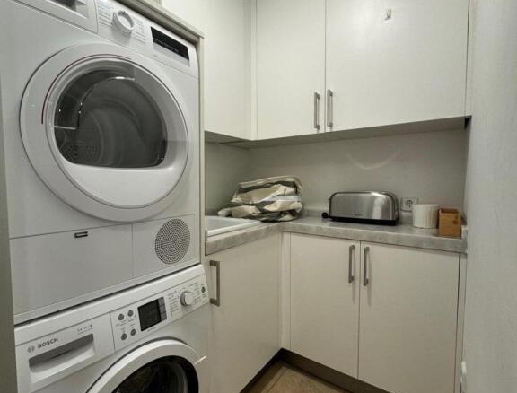 Imagen 3 de ESPECTACULAR EDIFICIO TOTALMENTE REFORMADO EN EL CENTRO DE SEGOVIA.