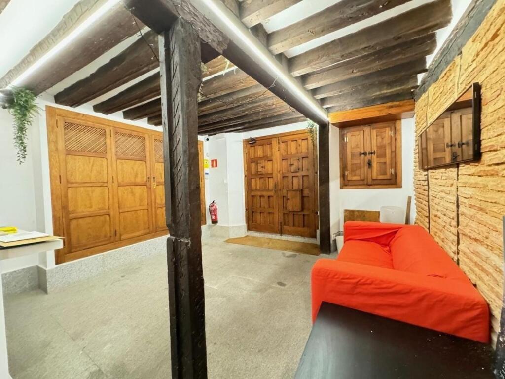 Imagen 4 de ESPECTACULAR EDIFICIO TOTALMENTE REFORMADO EN EL CENTRO DE SEGOVIA.