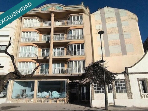 Imagen 1 de Local comercial en Sanxenxo- Playa de Silgar.