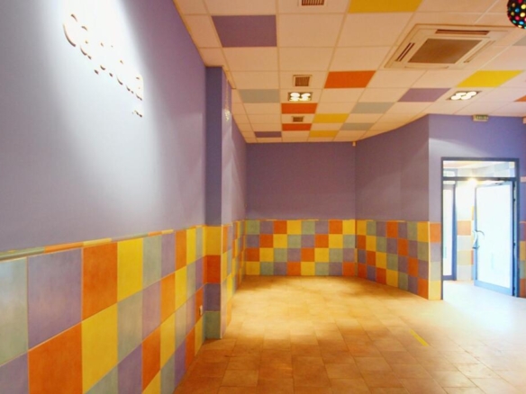 Imagen 3 de Local insonorizado en venta – listo para cualquier negocio en zona residencial tranquila