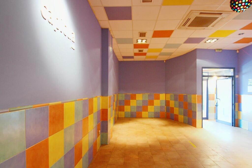 Imagen 3 de Local insonorizado en venta – listo para cualquier negocio en zona residencial tranquila Imagen 3 de Local insonorizado en venta – listo para cualquier negocio en zona residencial tranquila